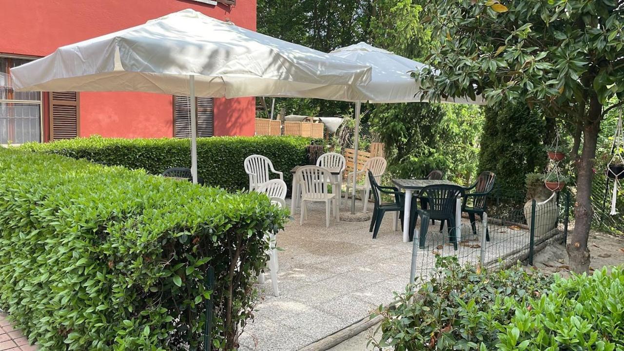 Mosci'S Bed & Beer Bed and Breakfast San Damiano dʼAsti Εξωτερικό φωτογραφία